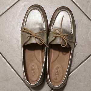 NWOT Sperry shoes